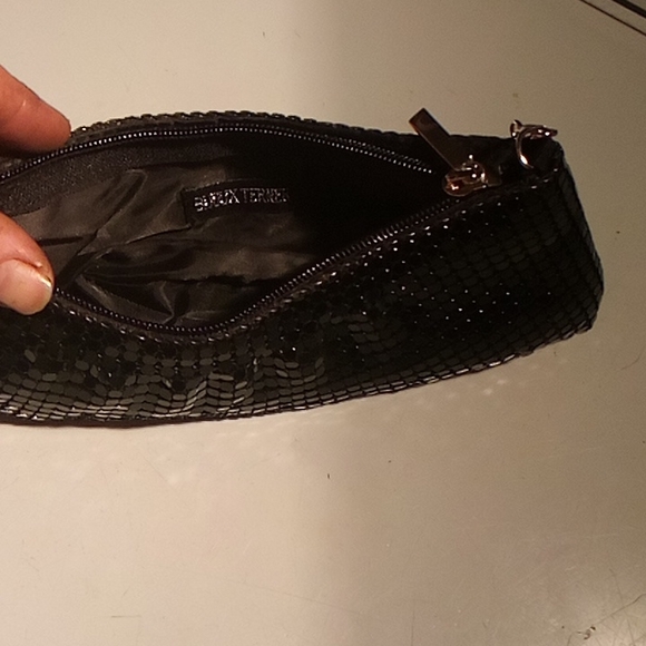 Clutch - Picture 2 of 2